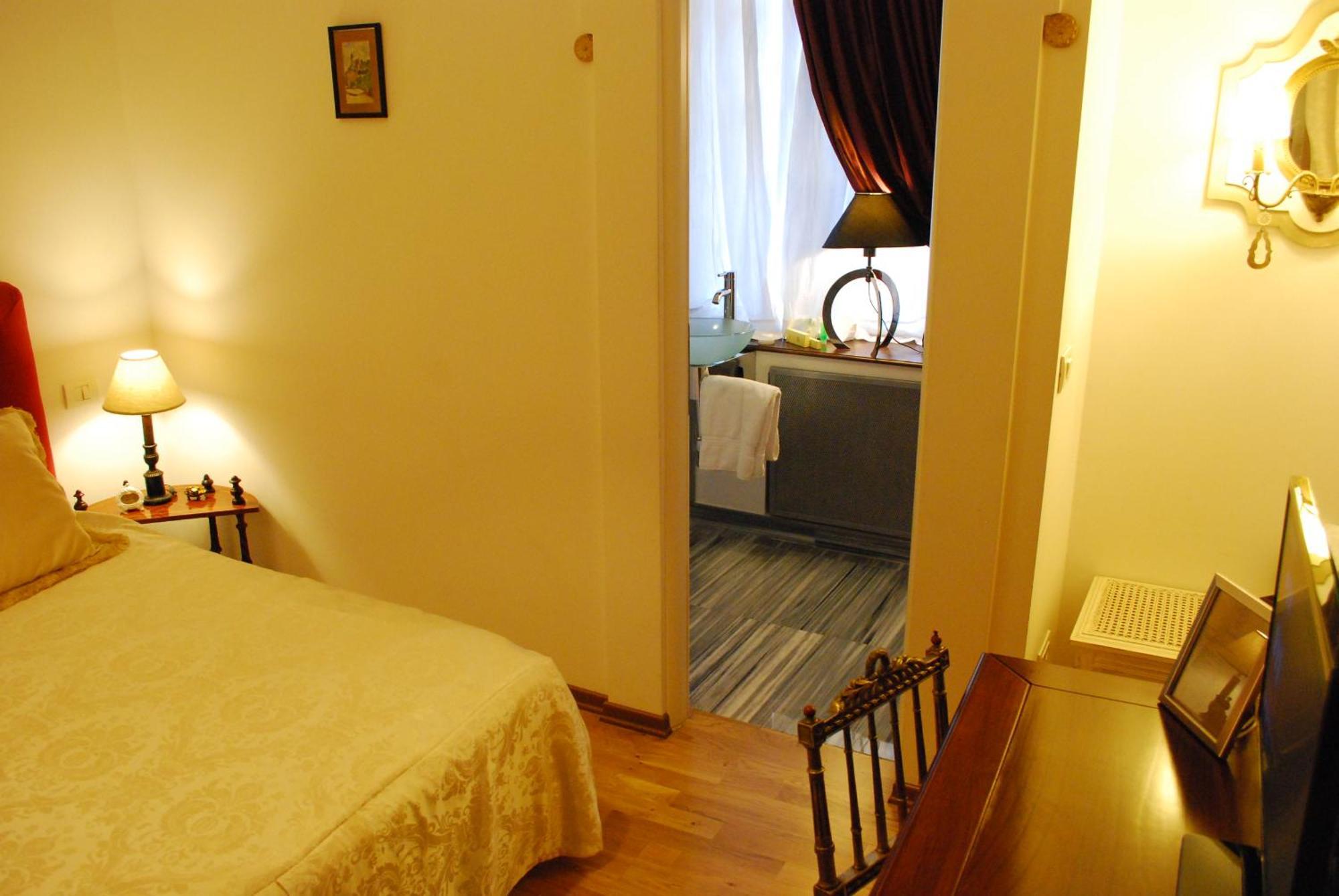 Grand Boutique Hotel Букурещ Стая снимка